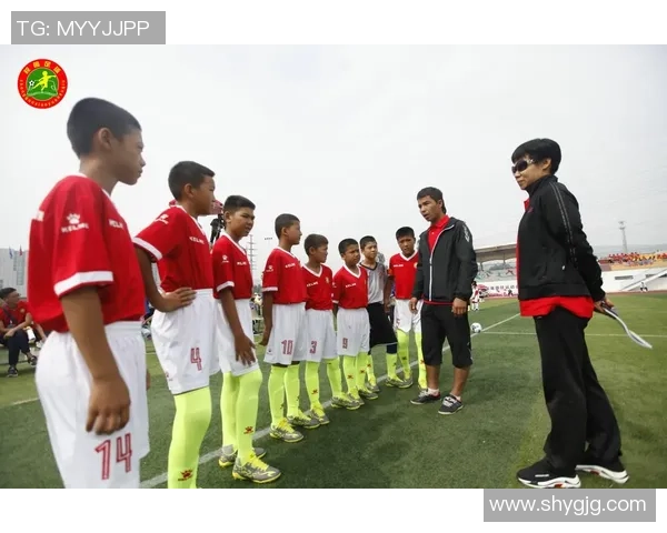 快乐足球球星训练营全面提升青少年运动技能与团队合作能力